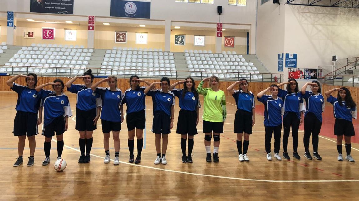Kız Futsal Takımızdan Farklı Galibiyet