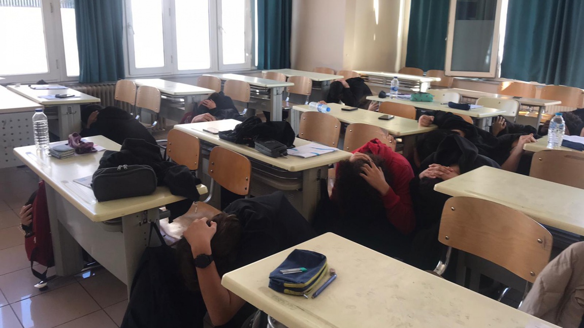 12 Kasım Deprem Anı Tatbikatı